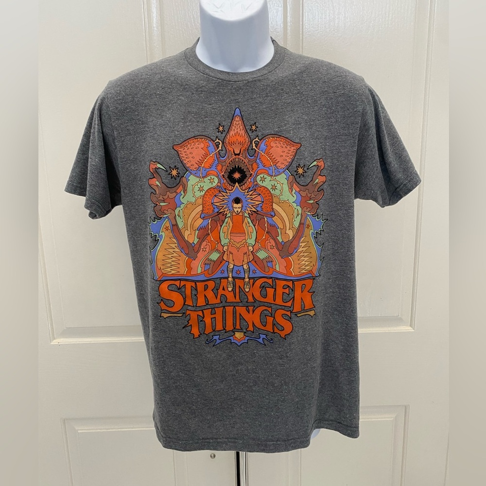 Stranger Things Gray Graphic T-Shirt Sz M